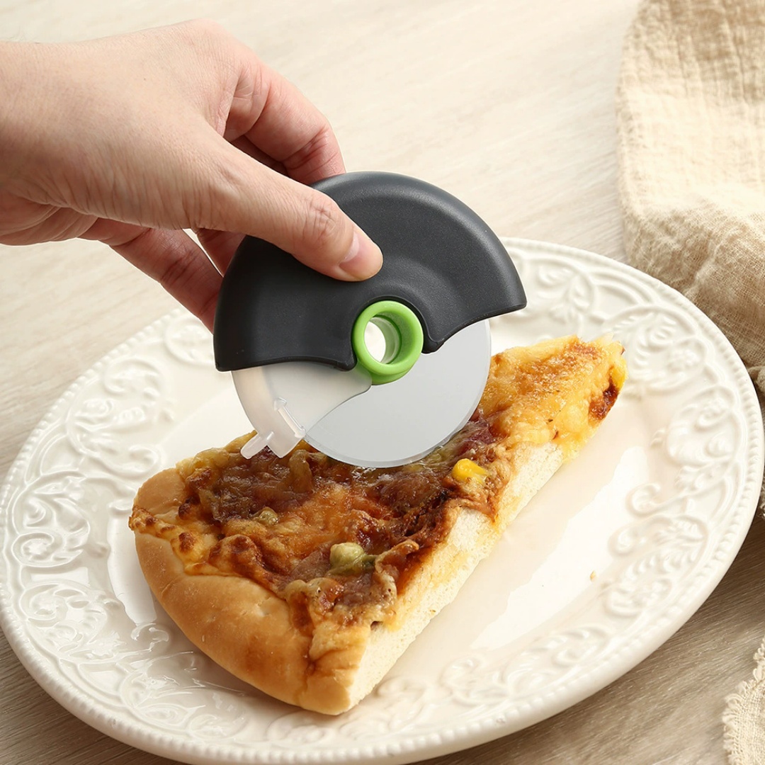 سكين تقطيع البيتزا الدائري من  - مراجعة Kitchen Roller Baking وسعره