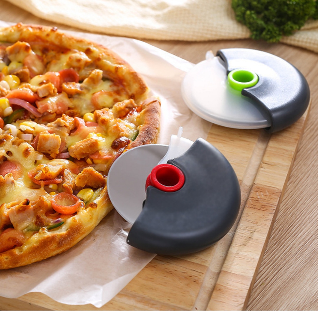 سكين تقطيع البيتزا الدائري من  - مراجعة Kitchen Roller Baking وسعره